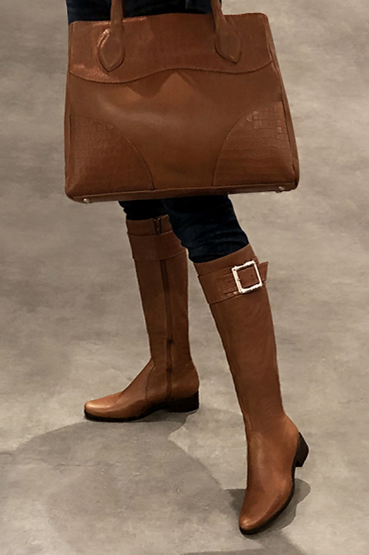 Caramel brown women's riding knee-high boots. Round toe. Low leather soles. Made to measure. Worn view - Florence KOOIJMAN